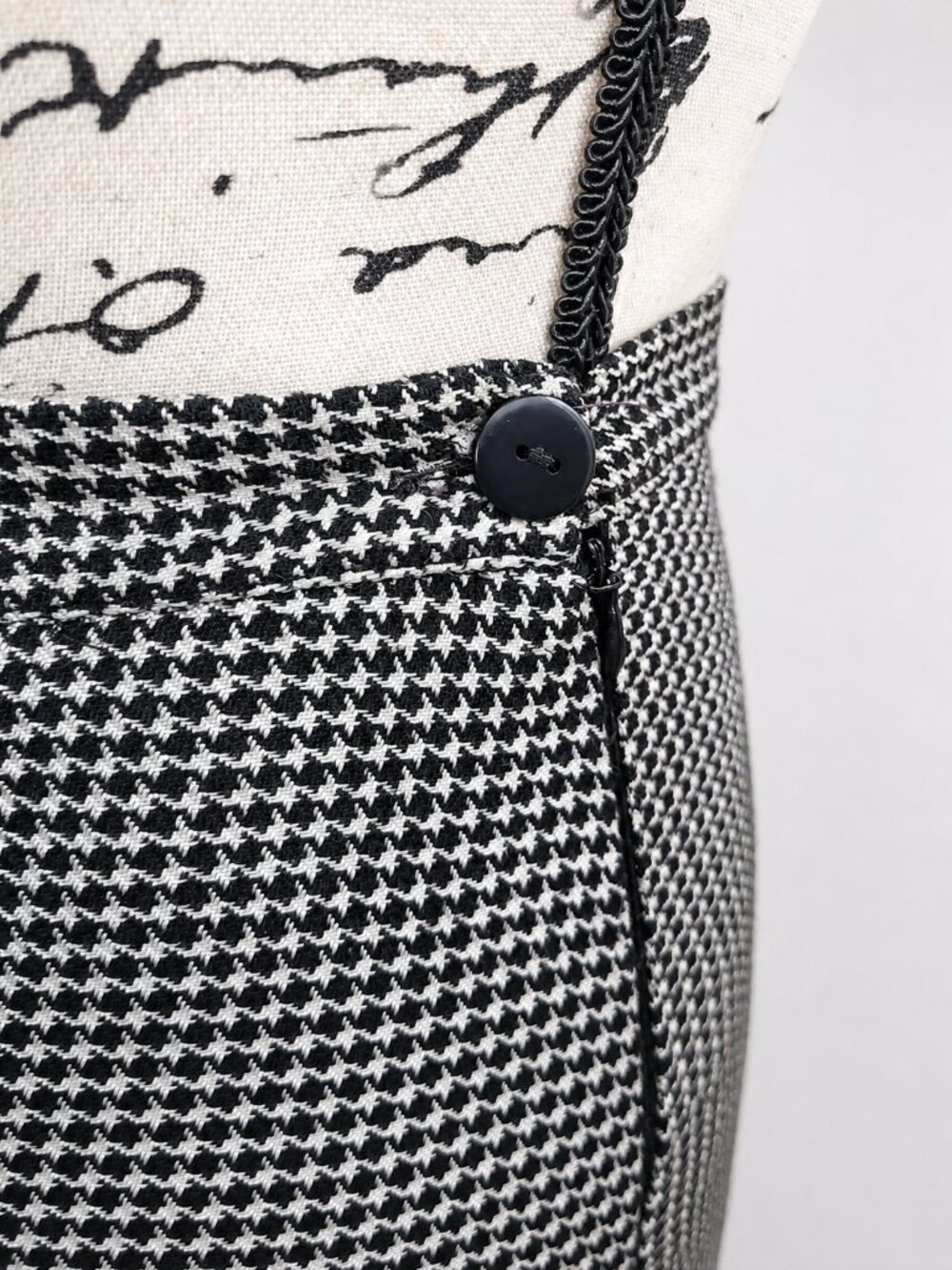 Vintage Bleu Blanc Rouge Houndstooth Tiered Midi Skirt Size 40 Black White Ruffl - Picture 11 of 13